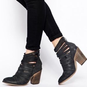 Free People Hybrid black booties